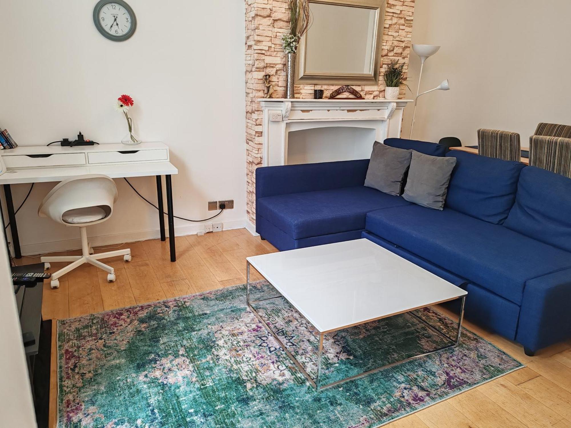 Two Bedroom In Paddington, * Londra