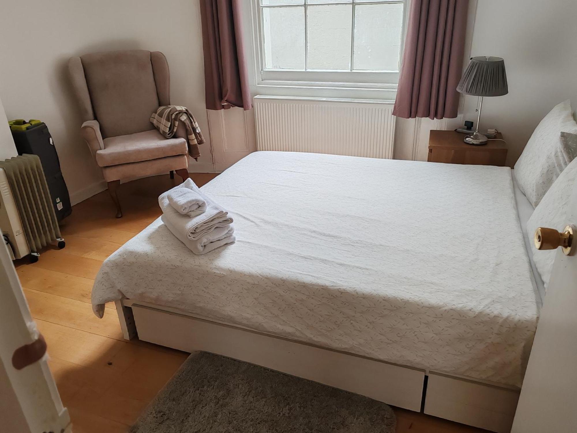 Two Bedroom In Paddington, Londra